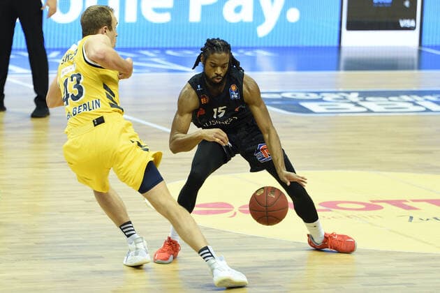 f l Luke Sikma Alba, Marcus Thornton Chemnitz, 07 02 2021, BBL, Alba Berlin vs NINERS Chemnitz , at Mercedes Benz Arena, GER, Berlin, 07 02 2021, BBL, Alba vs NINERS Chemnitz Berlin Copyright: xUwexKoch xEibner-Pressefotox EP_ukh