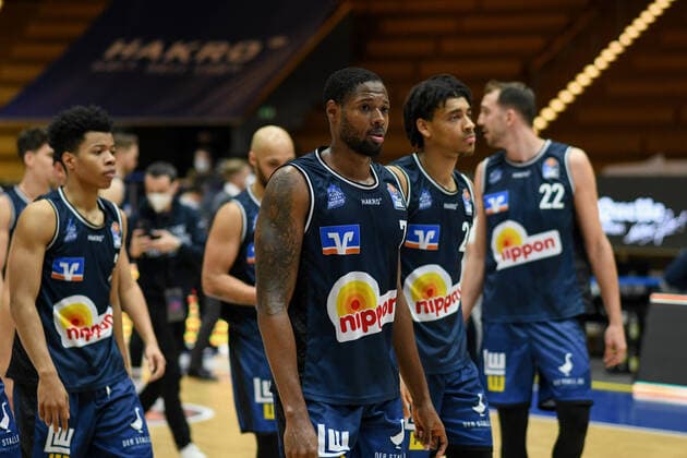 Haywood Highsmith HAKRO Merlins Crailsheim , Jeremy Jones HAKRO Merlins Crailsheim , Dejan Kovacevic HAKRO Merlins Crailsheim , Trae Bell Haynes HAKRO Merlins Crailsheim are disappointed with the defeat, GER, HAKRO Merlins Crailsheim vs Alba Berlin, 09 02 2021, 17 Spieltag easycredit Basketball Bundesliga, Spielzeit 2020 2021 GER, HAKRO Merlins Crailsheim vs Alba Berlin, 09 02 2021, 17 Spieltag easycredit Basketball Bundesliga, Spielzeit 2020 2021 Crailsheim Copyright: xEibnerxPressefoto MichaelxMemmlerx EP_MMR