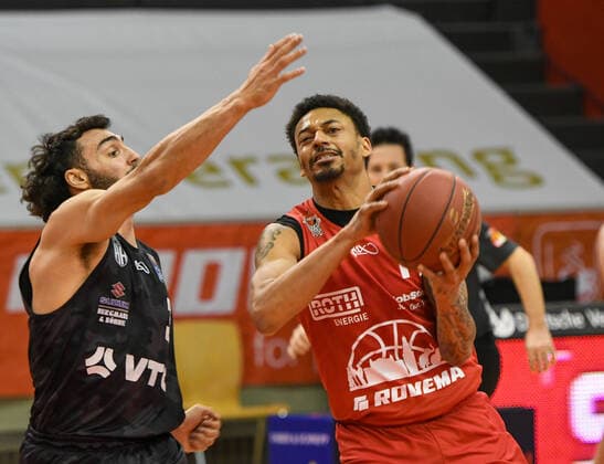 Maximilian Dileo, Diante Garrett Basketball Bundesliga, basketball season 2020 2021, 19 matchday, Germany, easyCredit BBL, Germany, Giessen 46ers, giessen red, men, jobstairs GIESSEN 46ers Hamburg Towers, men, Hamburg black