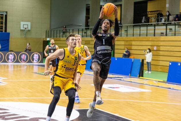 Ryan Mikesell Tigers Tübingen, 33 Kasey Hill Science City Jena, 1 ¨¨¨Tigers Tübingen vs Science City Jena, 2 Basketball, Bundesliga, Pro A, Barmer 2 Basketball, Matchday 13, Season 2020 2021, 27 02 2021, ¨¨ Tigers Tübingen Science City Jena, Basketball, 2 Bundesliga, Barmer 2 Basketball, Matchday 13, Season 2020 2021, 27 02 2021 Rottenburg am Neckar. Copyright: xDennisxDuddek xEibnerxPressefotox EP_DDU