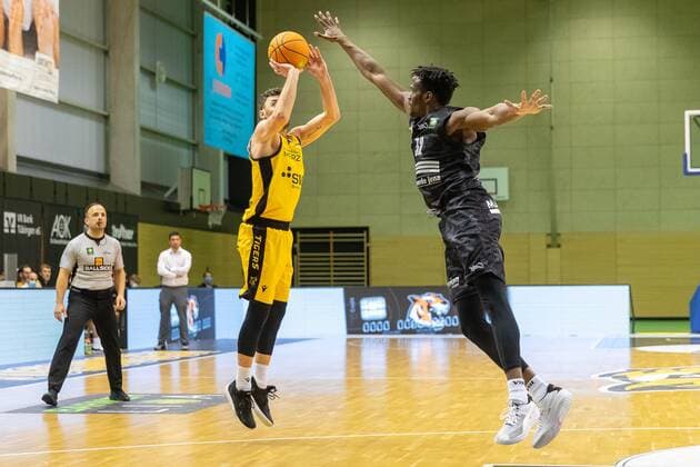 Besnik Bekteshi Tigers Tübingen, 7 Norense Odiase Science City Jena, 32 ¨¨¨Tigers Tübingen vs Science City Jena, 2 Basketball, Bundesliga, Pro A, Barmer 2 Basketball, Matchday 13, Season 2020 2021, 27 02 2021, ¨¨ Tigers Tübingen Science City Jena, Basketball, 2 Bundesliga, Barmer 2 Basketball, Matchday 13, Season 2020 2021, 27 02 2021 Rottenburg am Neckar. Copyright: xDennisxDuddek xEibnerxPressefotox EP_DDU