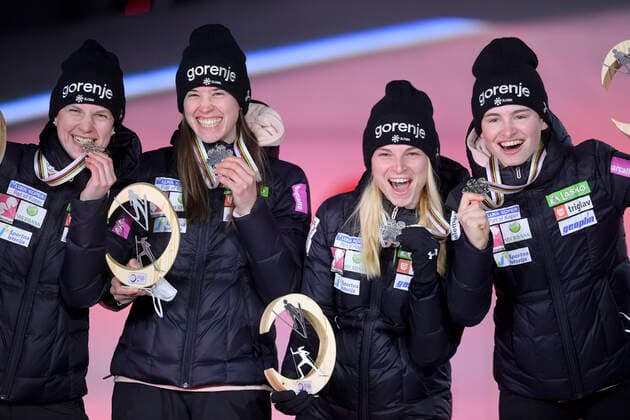 27 02 2021, Nordic SKI World Championships Oberstdorf 2021, Oberstdorf im Allgäu, Award Ceremony, Medal Ceremony, Ski Jumping Women, Normal Hill, Award Ceremony, Ema Klinec, Ursa Bogataj, Spela Rogelj and Nika Kriznar SLOVENIA