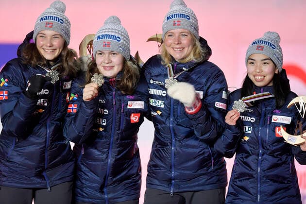 27 02 2021, Nordic Ski World Championships Oberstdorf 2021, Oberstdorf im Allgäu, Award Ceremony, Medal Ceremony, Ski Jumping Women, Normal Hill, Award Ceremony, Silje Opseth, Anna Odine Stroem, Maren Lundby, Thea Minyan Bjoerseth NOR