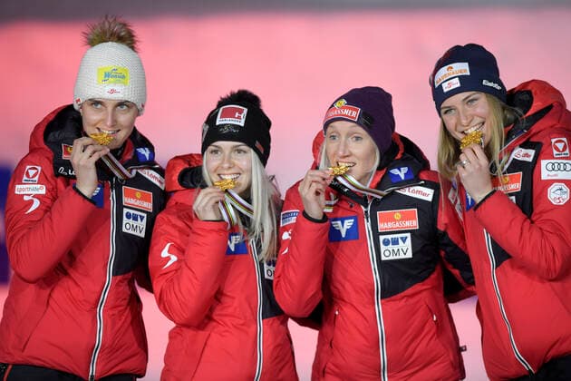 27 02 2021, Nordic SKI World Championships Oberstdorf 2021, Oberstdorf im Allgäu, Award Ceremony, Medal Ceremony, Ski Jumping Women, Normal Hill, Award Ceremony, Sophie Sorschag, Chiara Hoelzl, Daniela Iraschko Stolz, Marita Kramer AUT