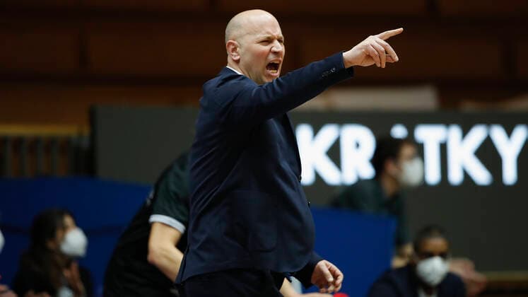 Germany, Crailsheim, Arena Hohenlohe, 03 03 2021, emspor, emonline, despor, deonline, HAKRO Merlins Crailsheim vs s Oliver Wuerzburg, easyCredit BBL, matchday 20 picture instructions from coach Denis Wucherer s Oliver Wuerzburg Copyright: HMBxMedia JulienxBecker