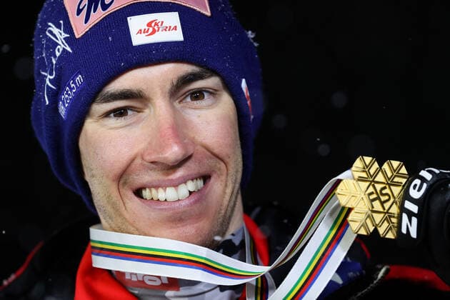 Nordische Ski WM in Oberstdorf, Skispringen, Herren Großschanze, Siegerehrung NORDIC SKIING - FIS Nordic World Ski Championships Oberstdorf 2021 OBERSTDORF,GERMANY,05.MAR.21 - NORDIC SKIING, Ski jumping, Skispringen, Ski, nordisch - FIS Nordic World Ski Championships, large hill, men, award ceremony. Image shows Stefan Kraft (AUT). Keywords: medal. GEPAxpictures xChristianxWalgram