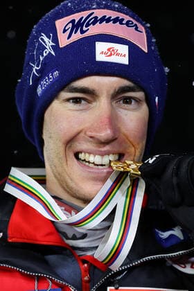 Nordische Ski WM in Oberstdorf, Skispringen, Herren Großschanze, Siegerehrung NORDIC SKIING - FIS Nordic World Ski Championships Oberstdorf 2021 OBERSTDORF,GERMANY,05.MAR.21 - NORDIC SKIING, Ski jumping, Skispringen, Ski, nordisch - FIS Nordic World Ski Championships, large hill, men, award ceremony. Image shows Stefan Kraft (AUT). Keywords: medal. GEPAxpictures xChristianxWalgram