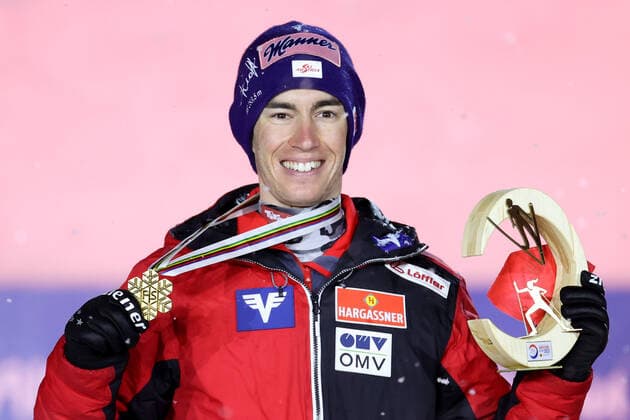 Nordische Ski WM in Oberstdorf, Skispringen, Herren Großschanze, Siegerehrung NORDIC SKIING - FIS Nordic World Ski Championships Oberstdorf 2021 OBERSTDORF,GERMANY,05.MAR.21 - NORDIC SKIING, Ski jumping, Skispringen, Ski, nordisch - FIS Nordic World Ski Championships, large hill, men, award ceremony. Image shows Stefan Kraft (AUT). Keywords: medal. GEPAxpictures xChristianxWalgram