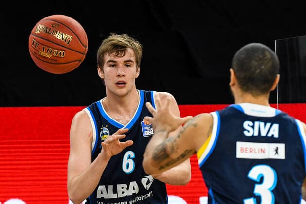 GER, BBL, ratiopharm ulm vs ALBA Berlin 07 03 2021, ratiopharm arena, Neu Ulm, GER, BBL, ratiopharm ulm vs ALBA Berlin, in picture Malte Delow Berlin, 6 , Peyton Siva Berlin, 3 , Zuspiel nordphotoxGmbHx xHafner nph00200