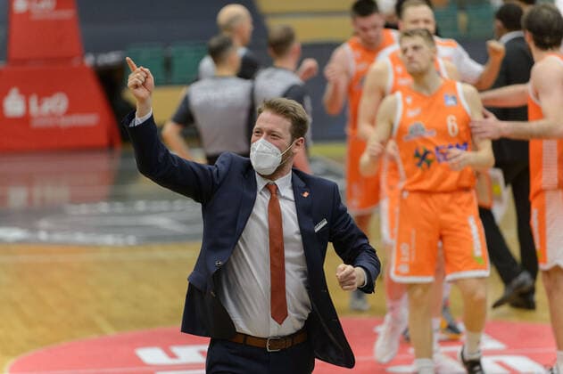 Joy, jubilation after the victory by Marius GRAF Co Trainer Assistant Coach Rasta Vechta Rasta Vechta vs ratiopharm Ulm, Basketball, easyCredit BBL Bundesliga, 13 03 2021, 23 Matchday, Season 2020 2021 Copyright xErikxHillmer EIBNERx EP ehr Rasta Vechta vs ratiopharm Ulm, Basketball, easyCredit BBL Bundesliga, 13 03 2021, 23 Matchday, Season 2020 2021 Vechta Copyright: xErikxHillmer EIBNERx EP_ehr