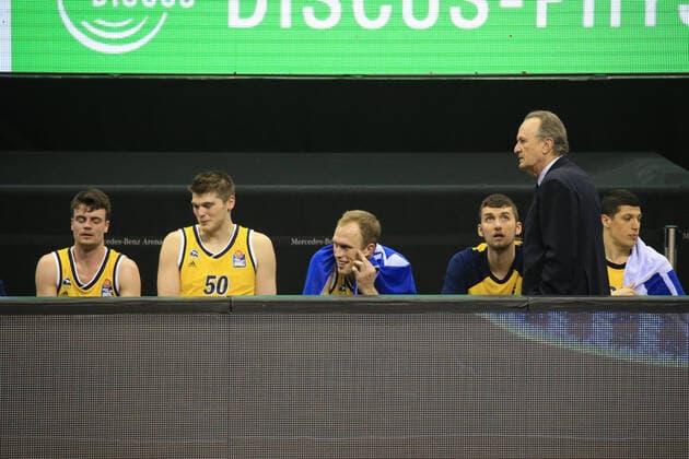 DEU, GER, 1 BBL, ALBA vs BG Goettingen, 14 03 2021, Mercedes Benz Arena, Berlin, DEU, GER, 1 BBL, ALBA vs BG Goettingen, in picture head coach Aito Garcia Reneses ALBA Berlin , players bench, Jonas Mattisseck ALBA Berlin 9 , Ben Lammers ALBA Berlin 50 , Luke Sikma ALBA Berlin 43 , Simone Fontecchio ALBA Berlin 20 nordphotoxGmbHx xEngler nph00076