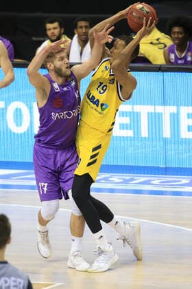 DEU, GER, 1 BBL, ALBA vs BG Goettingen, 14 03 2021, Mercedes Benz Arena, Berlin, DEU, GER, 1 BBL, ALBA vs BG Goettingen, in picture Louis Olinde ALBA Berlin 19 , Mathis Moenninghoff Goettingen 17 nordphotoxGmbHx xEngler nph00076