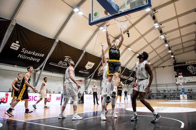 Elias Valtonen 19, Tigers Tuebingen Martin Bogdanov 6, Nuernberg Falcons BC NBC Sebastian Schröder Schroeder 14, Nuernberg Falcons BC NBC Mario Kegler , Nuernberg Falcons BC NBC , Nuernberg Falcons BC vs Tigers Tuebingen, Basketball, Pro A, 17 03 2021, Nuernberg Falcons BC vs Tigers Tuebingen, Basketball, Pro A, 17 03 2021 Nuernberg Copyright: xThomasxHahnx xEibner-Pressefotox EP_FAL