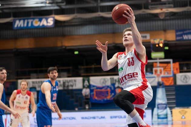 Syntainics MBC Brose Bamberg, Basketball, Bundesliga, Men, 2020 2021, 24 Matchday, 20 03 2021, Bennet Hundt Bamberg, 33 , Counter Syntainics MBC Brose Bamberg, Basketball, Bundesliga, Men, 24 Matchday, 20 03 2021, Weissenfels Copyright: xSchulz Eibner-Pressefotox ep_esz