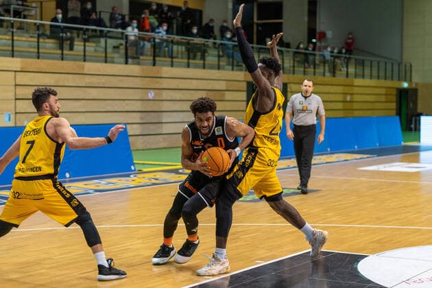 Courtney Stockard Wiha Panthers, 0 Roland Nyama Tigers Tübingen, 24 ¨¨¨Tigers Tübingen vs Wiha Panthers , 2 Basketball, Bundesliga, Pro A, Barmer 2 Basketball, Matchday 7, Season 2020 2021, 20 03 2021, ¨¨ Tigers Tübingen wiha Panthers, Basketball, 2 Bundesliga, Barmer 2 Basketball, Matchday 7, Season 2020 2021, 20 01 2021 Rottenburg am Neckar. Copyright: xNinaxSander xEibnerxPressefotoxIx EP_NSR