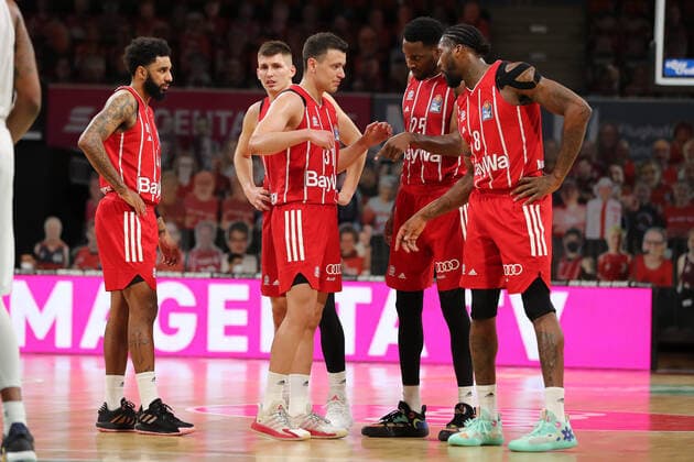 Players consult GER, FC Bayern Basketball vs Mitteldeutscher BC, Basketball, BBL, 2020 2021 season, 23 03 2021, GER, FC Bayern Basketball vs Mitteldeutscher BC, Basketball, BBL, 2020 2021 season, 23 03 2021, Munich. Copyright: xMarcelxEngelbrechtx Eibner-Pressefotox EP_met