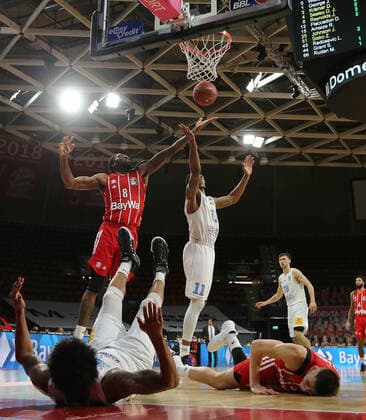 Jalen Reynolds Muenchen and Kyndahl Hill MBC GER, FC Bayern Basketball vs Mitteldeutscher BC, basketball, BBL, 2020 2021 season, 23 03 2021, GER, FC Bayern Basketball vs Mitteldeutscher BC, basketball, BBL, 2020 2021 season, 23 03 2021, Muenchen. Copyright: xEIBNER MarcelxEngelbrechtx EP_EER