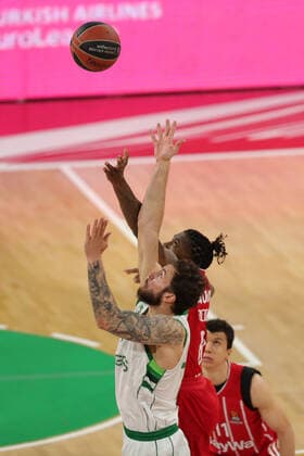 Tip Off of the match GER, FC Bayern Basketball vs Zalgiris Kaunas, Basketball, Euroleague, Season 2020 2021, 01 04 2021, GER, FC Bayern Basketball vs Zalgiris Kaunas, Basketball, Euroleague, Season 2020 2021, 01 04 2021, Munich. Copyright: xEIBNER MarcelxEngelbrechtx EP_EER