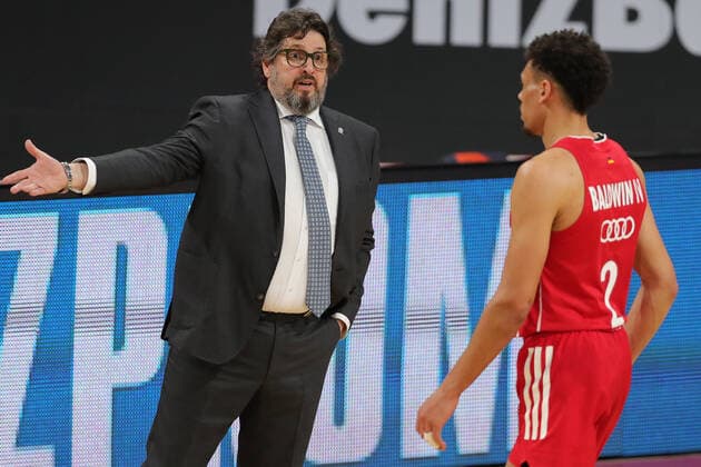 Head coach Andrea Trinchieri Muenchen talking to Wade Baldwin IV GER, FC Bayern Basketball vs Zalgiris Kaunas, basketball, Euroleague, 2020 2021 season, 01 04 2021, GER, FC Bayern Basketball vs Zalgiris Kaunas, basketball, Euroleague, 2020 2021 season, 01 04 2021, Muenchen Copyright: xEIBNER MarcelxEngelbrechtx EP_EER