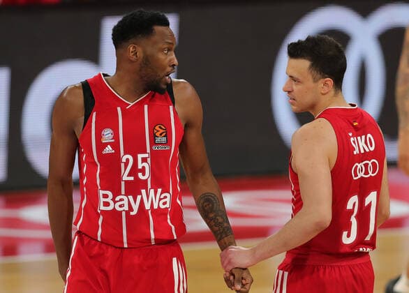 Jajuan Johnson Muenchen and Zan Sisko in conversation GER, FC Bayern Basketball vs Zalgiris Kaunas, Basketball, Euroleague, Season 2020 2021, 01 04 2021, GER, FC Bayern Basketball vs Zalgiris Kaunas, Basketball, Euroleague, Season 2020 2021, 01 04 2021, Muenchen Copyright: xEIBNER MarcelxEngelbrechtx EP_EER