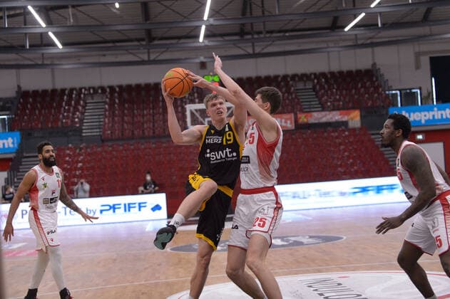 Elias Veikko Juhani VALTONEN 19 Tigers Tuebingen , Jacob KNAUF 25 Artland Dragons Quakenbrueck Artland Dragons Quakenbrueck vs Tigers Tuebingen, Basketball, 2 Bundesliga ProA, 03 04 2021, 29 Matchday, Season 2020 2021 Copyright xErikxHillmer EIBNERx EP ehr Artland Dragons Quakenbrück vs Tigers Tübingen, Basketball, 2 Bundesliga ProA, 03 04 2021, 29 Spieltag, Season 2020 2021 Quakenbrück Copyright: xErikxHillmer EIBNERx EP_ehr