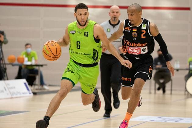 Kameron Hankerson Ehingen Urspring, 6 Chris Frazier Wiha Panthers Schwenningen, 2 ¨¨Ehingen Urspring Wiha Panthers Schwenningen, Basketball, 2 Bundesliga, Barmer 2 Basketball, Matchday 12, Season 2020 2021, 03 04 2021 Ehingen Urspring Wiha Panthers Schwenningen, Basketball, 2 Bundesliga, Barmer 2 Basketball, Matchday 12, Season 2020 2021, 03 04 2021 Ehingen. Copyright: xNinaxSander xEibnerxPressefotoxIx EP_NSR