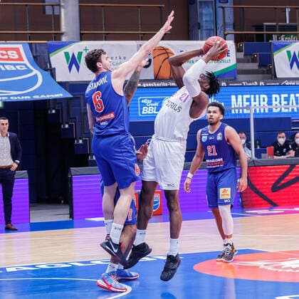 from left Marko Krstanovic Syntainics MBC, 6 , Tai Odiase BG Goettingen, 21 duel, duel, action, action, 4 13 2021, Weissenfels Germany , Basketball, easyCredit Basketball Bundesliga, Syntainics MBC BG Goettingen xprx