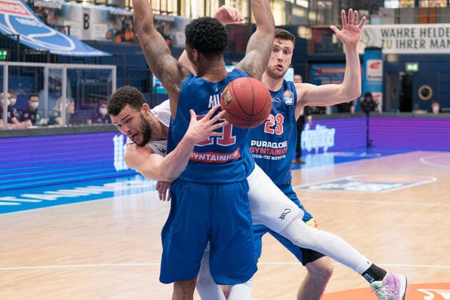 Syntainics MBC BG Goettingen, Basketball, Bundesliga, Men, 2020 2021, 28 Matchday, 13 04 2021, v l Luke Nelson Goettingen, 6 , Kyndahl Hill MBC, 11 , Michal Michalak MBC, 23 Syntainics MBC BG Goettingen, Basketball, Bundesliga, Men, 2020 2021, 28 Matchday, 13 04 2021, Weissenfels. Copyright: xSchulz Eibner-Pressefotox ep_esz