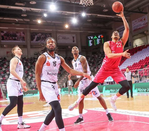 Gabriel de Oliveira TB Bonn 22 and Isiaha Mike Niners Chemnitz 11 , Telekom Baskets Bonn vs Niners Chemnitz, Basketball, 1 Easy Credit Bundesliga, 30 Spieltag, 25 04 2021, Telekom Baskets Bonn vs Niners Chemnitz, Basketball, 1 Easy Credit Bundesliga, 30 Spieltag, 25 04 2021, Photo EIBNER Joerg Niebergall Bonn Copyright: xJoergxNiebergall Eibner-Pressefox EP_JNL