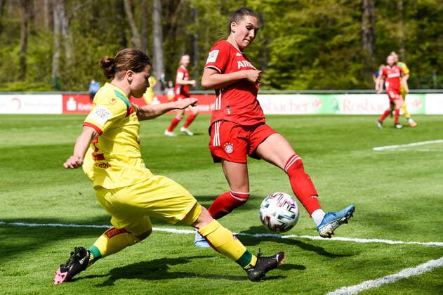 v li Alicia Sophie Gudorf Köln, 12 , Jana Kappes FCB II, 20 , Zweikampf, Duell, duel, tackle, tackling, Dynamik, Action, Aktion , 28 04 2021, Köln Deutschland , Fussball, 2 Frauen Bundesliga Süd, 1 FC Köln Bayern München II, DFB DFL REGULATIONS PROHIBIT ANY USE OF PHOTOGRAPHS AS IMAGE SEQUENCES AND OR QUASI VIDEO xmhx