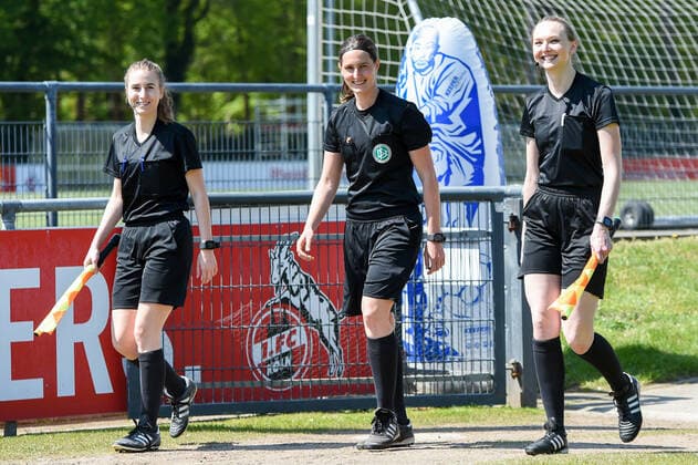f li Anika Schulz assistant , Naemi Breier referee , Franziska Hilger assistant at the start of the match, action, game scene, 28 04 2021, Cologne Germany , Football, 2 Frauen Bundesliga Süd, 1 FC Köln Bayern München II, DFB DFL REGULATIONS PROHIBIT ANY USE OF PHOTOGRAPHS AS IMAGE SEQUENCES AND OR QUASI VIDEO xmhx