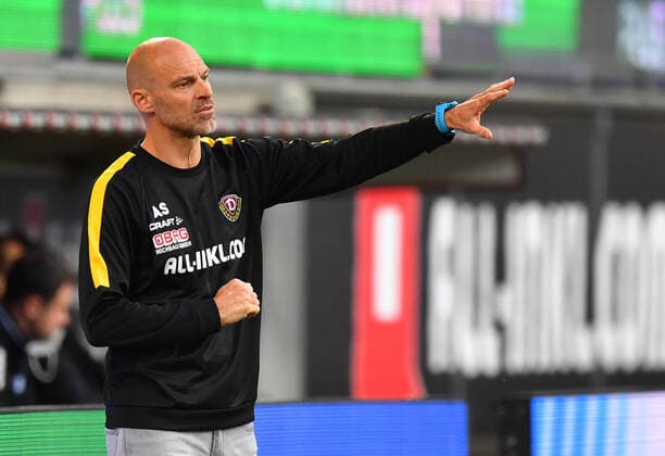 Coach Alexander Schmidt Dresden , 28 04 2021, Football, GER, Season 2020 2021, 3 Liga, 32 Matchday, Rudolf Harbig Stadion Dresden, SG Dynamo Dresden MSV Duisburg, DFB REGULATES PROHIBIT ANY USE OF PHOTOGRAPHS as IMAGE SEQUENCES and or QUASI VIDEO,