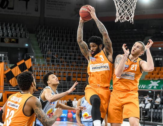 GER, BBL, ratiopharm ulm vs HAKRO Merlins Crailsheim 29 04 2021, ratiopharm arena, Neu Ulm, GER, BBL, ratiopharm ulm vs HAKRO Merlins Crailsheim, pictured Troy Caupain Ulm, 23 , Jamuni McNeace Crailsheim, 17 , Cameron Clark Ulm, 3 secures the rebound, Dylan Osetkowski Ulm, 21. nordphotoxGmbHx xHafner nph00200