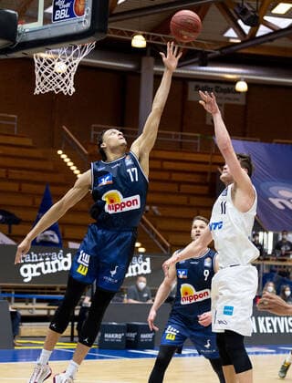 Jamuni McNeace Hakro Merlins Crailsheim, 17 Maik Kotsar Hamburg Towers, 11 HAKRO Merlins Crailsheim vs Hamburg Towers, Basketball, Bundesliga, easy credit BBL, Matchday 32, Season 2020 2021, 02 05 2021, ¨¨ HAKRO Merlins Crailsheim vs Hamburg Towers, Basketball, Bundesliga, easy credit BBL, Matchday 32, Season 2020 2021, 02 05 2021 Ilshofen. Copyright: xNinaxSander xEibnerxPressefotoxIx EP_NSR