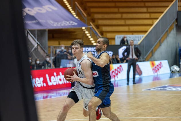 Justus Hollatz Hamburg Towers, 21 Elias Lasisi Hakro Merlins Crailsheim, 6 HAKRO Merlins Crailsheim vs Hamburg Towers, Basketball, Bundesliga, easy credit BBL, Matchday 32, Season 2020 2021, 02 05 2021, ¨¨ HAKRO Merlins Crailsheim vs Hamburg Towers, Basketball, Bundesliga, easy credit BBL, Matchday 32, Season 2020 2021, 02 05 2021 Ilshofen. Copyright: xNinaxSander xEibnerxPressefotoxIx EP_NSR