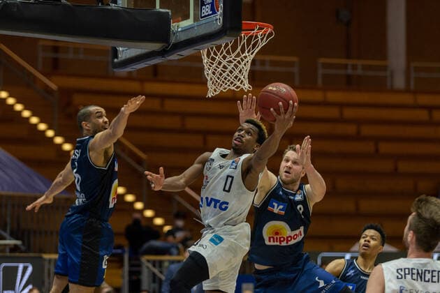 Elias Lasisi Hakro Merlins Crailsheim, 6 T J Shorts Hamburg Towers, 0 Fabian Bleck Hakro Merlins Crailsheim, 9 HAKRO Merlins Crailsheim vs Hamburg Towers, Basketball, Bundesliga, easy credit BBL, Matchday 32, Season 2020 2021, 02 05 2021, ¨¨ HAKRO Merlins Crailsheim vs Hamburg Towers, Basketball, Bundesliga, easy credit BBL, Matchday 32, Season 2020 2021, 02 05 2021 Ilshofen. Copyright: xNinaxSander xEibnerxPressefotoxIx EP_NSR