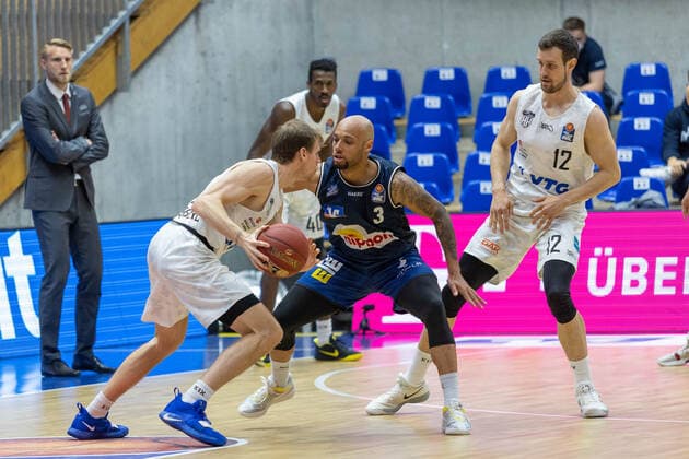Jordan Swing Hamburg Towers, 2 Maurice Stuckey Hakro Merlins Crailsheim, 3 Johannes Richter Hamburg Towers, 12 HAKRO Merlins Crailsheim vs Hamburg Towers, Basketball, Bundesliga, easy credit BBL, Matchday 32, Season 2020 2021, 02 05 2021, ¨¨ HAKRO Merlins Crailsheim vs Hamburg Towers, Basketball, Bundesliga, easy credit BBL, Matchday 32, Season 2020 2021, 02 05 2021 Ilshofen. Copyright: xNinaxSander xEibnerxPressefotoxIx EP_NSR