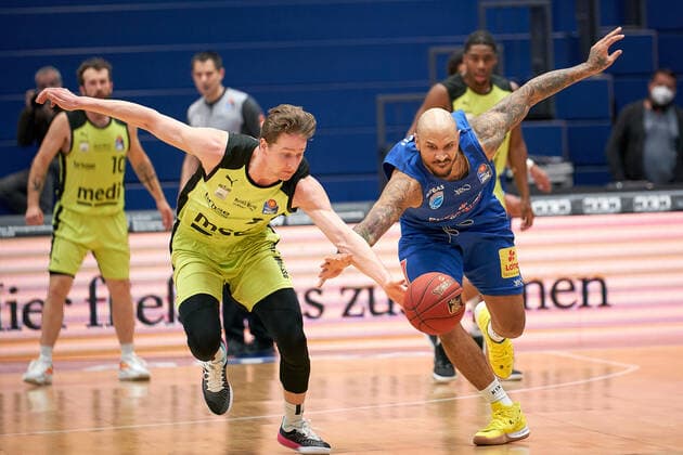 Syntainics MBC Medi Bayreuth, Basketball, Bundesliga, Men, 2020 2021, 32 Spieltag, 02 05 2021, v l David Walker Bayreuth, 23 , Sergio Kerusch MBC, 7 Syntainics MBC Medi Bayreuth, Basketball, Bundesliga, Men, 2020 2021, 32 Spieltag, 02 05 2021, Weissenfels Copyright: xEckehardxSchulz Eibner-Pressefotx ep_esz