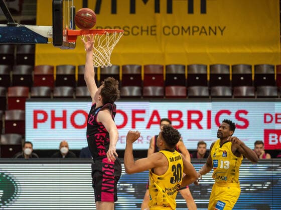 Simonas Lukosius Telekom Baskets Bonn, 32 , Oscar DA Silva MHP Riesen Ludwigsburg, 30 , Yorman Polas Bartolo MHP Riesen Ludwigsburg, 13 , MHP Riesen Ludwigsburg vs Telekom Baskets Bonn, Basketball, Bundesliga, easycredit BBL, 32 Matchday, Season 2020 2021, 02 05 2021, MHP Riesen Ludwigsburg vs Telekom Baskets Bonn, Basketball, Bundesliga, easycredit BBL, 32 Matchday, Season 2020 2021, 02 05 2021 Ludwigsburg Copyright: xEibner-Pressefoto SaschaxWaltherx EP_SWA