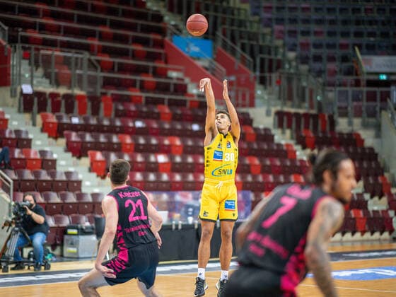 Leon Kratzer Telekom Baskets Bonn, 21 , Oscar DA Silva MHP Riesen Ludwigsburg, 30 , Chris Babb Telekom Baskets Bonn, 07 , MHP Riesen Ludwigsburg vs Telekom Baskets Bonn, Basketball, Bundesliga, easycredit BBL, 32 Spieltag, Spielzeit 2020 2021, 02 05 2021, MHP Riesen Ludwigsburg vs Telekom Baskets Bonn, Basketball, Bundesliga, easycredit BBL, 32 Spieltag, Spielzeit 2020 2021, 02 05 2021 Ludwigsburg Copyright: xEibner-Pressefoto SaschaxWaltherx EP_SWA