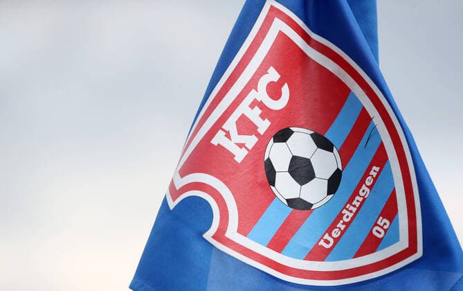 Lotte, 01 05 2021, Football, Stadion am Lotter Kreuz, 3 Liga, Catch-up game from the 33 match day, KFC Uerdingen vs SG Dynamo Dresden 0 2 0 1 , In the picture corner flag flag symbol KFC Uerdingen , According to the specifications of the DFB German Football Association, it is prohibited in the stadium and or from the game made photographs in the form of sequence images and or video-like photo series to exploit or to let exploit ,