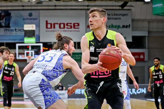 33 Marco Völler 11 Andreas Seiferth medi medi bayreut vs Fraport Skyliners, Basketball, Bundesliga, easycredit BBL, 33 Spieltag, Spielzeit 2020 2021, 04 05 2021, medi bayreut vs Fraport Skyliners, Basketball, Bundesliga, easycredit BBL, 33 Spieltag, Spielzeit 2020 2021, 04 05 2021 Bayreuth Copyright: xEibner-Pressefoto ThorstenxOchsx EP_TOS