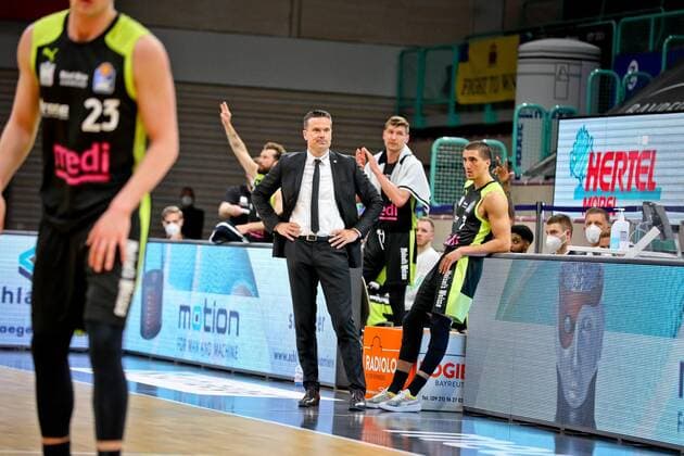 HC Raoul Korner medi medi bayreut vs Fraport Skyliners, Basketball, Bundesliga, easycredit BBL, 33 Spieltag, Spielzeit 2020 2021, 04 05 2021, medi bayreut vs Fraport Skyliners, Basketball, Bundesliga, easycredit BBL, 33 Spieltag, Spielzeit 2020 2021, 04 05 2021 Bayreuth Copyright: xEibner-Pressefoto ThorstenxOchsx EP_TOS