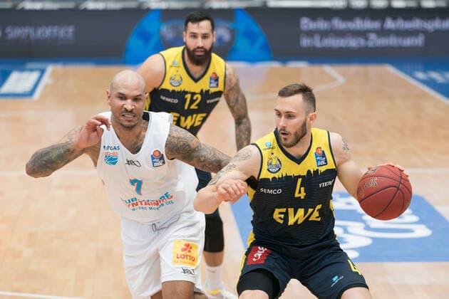 Syntainics MBC EWE Baskets Oldenburg, Basketball, Bundesliga, Men, 2020 2021, 34 Matchday, 09 05 2021, v l Sergio Kerusch MBC, 7 , Martin Breunig Oldenburg, 12 , Keith Hornsby Oldenburg, 4 Syntainics MBC EWE Baskets Oldenburg, Basketball, Bundesliga, Men, 2020 2021, 34 Matchday, 09 05 2021, Weissenfels Copyright: xSchulz Eibner-Pressefotox ep_esz