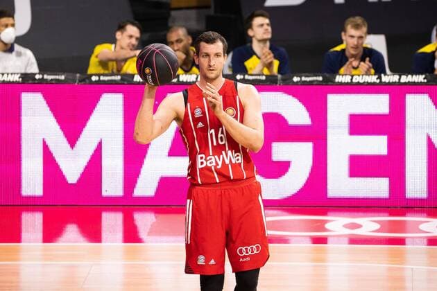 Paul Zipser FC Bayern Muenchen, 16 FC Bayern Muenchen vs Alba Berlin, basketball, MagentaSport BBL Pokal TOP FOUR, easycredit 1 Bundesliga, basketball season 2020 21, 16 05 2021, final, 2 Matchday MagentaSport BBL Pokal FC Bayern Muenchen vs Alba Berlin, Basketball, GER, MagentaSport BBL Pokal TOP FOUR, easycredit 1 Bundesliga, Basketball Season 2020 21, 16 05 2021, Final, 2 Matchday, Pokalfinale Muenchen Copyright: xNinaxSander xEibnerxPressefotoxIx EP_NSR