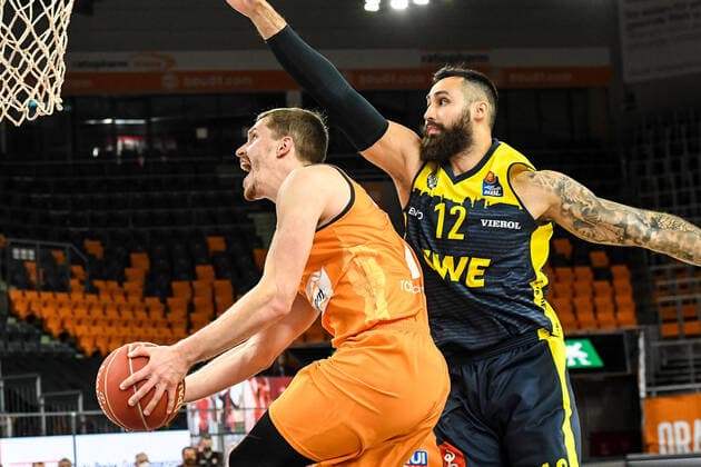 GER, BBL, Play offs, ratiopharm ulm vs EWE Baskets Oldenburg 26 05 2021, ratiopharm arena, Neu Ulm, GER, BBL, Play offs, ratiopharm ulm vs EWE Baskets Oldenburg, in the picture Andreas Obst Ulm, 13 is fighting against Martin Breunig Oldenburg, 12 nordphotoxGmbHx xHafner nph00200