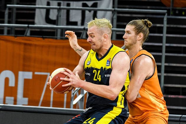 GER, BBL, Play offs, ratiopharm ulm vs EWE Baskets Oldenburg 26 05 2021, ratiopharm arena, Neu Ulm, GER, BBL, Play offs, ratiopharm ulm vs EWE Baskets Oldenburg, in picture Rasid Mahalbasic Oldenburg, 24 , Dylan Osetkowski Ulm, 21 nordphotoxGmbHx xHafner nph00200