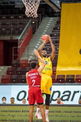 Wade Baldwin FC Bayern, 02 , Jamel McLean MHP Riesen Ludwigsburg, 07 , MHP Riesen Ludwigsburg vs FC Bayern Basketball, Basketball, Bundesliga, Playoffs, Semifinals, Game 1, easycredit BBL, 29 05 2021, MHP Riesen Ludwigsburg vs FC Bayern Basketball, Basketball, Bundesliga, Playoffs, Semifinals, Game 1, easycredit BBL, 29 05 2021 Ludwigsburg Copyright: xEibner-Pressefoto SaschaxWaltherx EP_EER