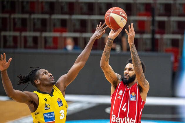 Jaleen Smith MHP Riesen Ludwigsburg, 03 , Dennis Jerome Seeley FC Bayern, 04 , MHP Riesen Ludwigsburg vs FC Bayern Basketball, Basketball, Bundesliga, Playoffs, Semifinals, Game 1, easycredit BBL, 29 05 2021, MHP Riesen Ludwigsburg vs FC Bayern Basketball, Basketball, Bundesliga, Playoffs, Semifinals, Game 1, easycredit BBL, 29 05 2021 Ludwigsburg Copyright: xEibner-Pressefoto SaschaxWaltherx EP_EER