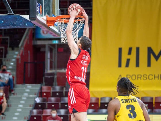 Vladimir Lucic FC Bayern, 11 , Jaleen Smith MHP Riesen Ludwigsburg, 03 , MHP Riesen Ludwigsburg vs FC Bayern Basketball, Basketball, Bundesliga, Playoffs, Semifinals, Game 1, easycredit BBL, 29 05 2021, MHP Riesen Ludwigsburg vs FC Bayern Basketball, Basketball, Bundesliga, Playoffs, Semifinals, Game 1, easycredit BBL, 29 05 2021 Ludwigsburg Copyright: xEibner-Pressefoto SaschaxWaltherx EP_EER
